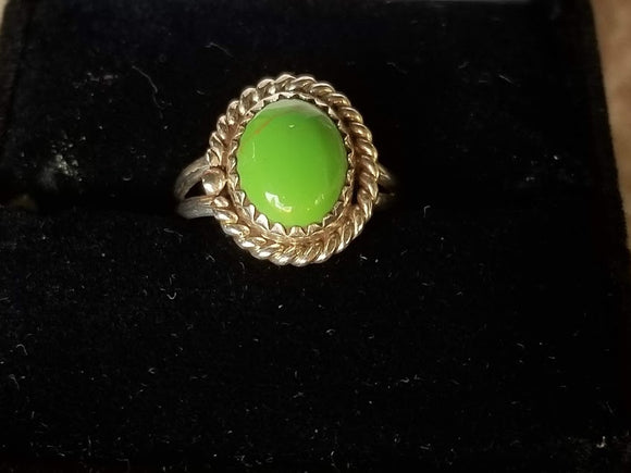 Ladies Green Gaspeite Silver Ring